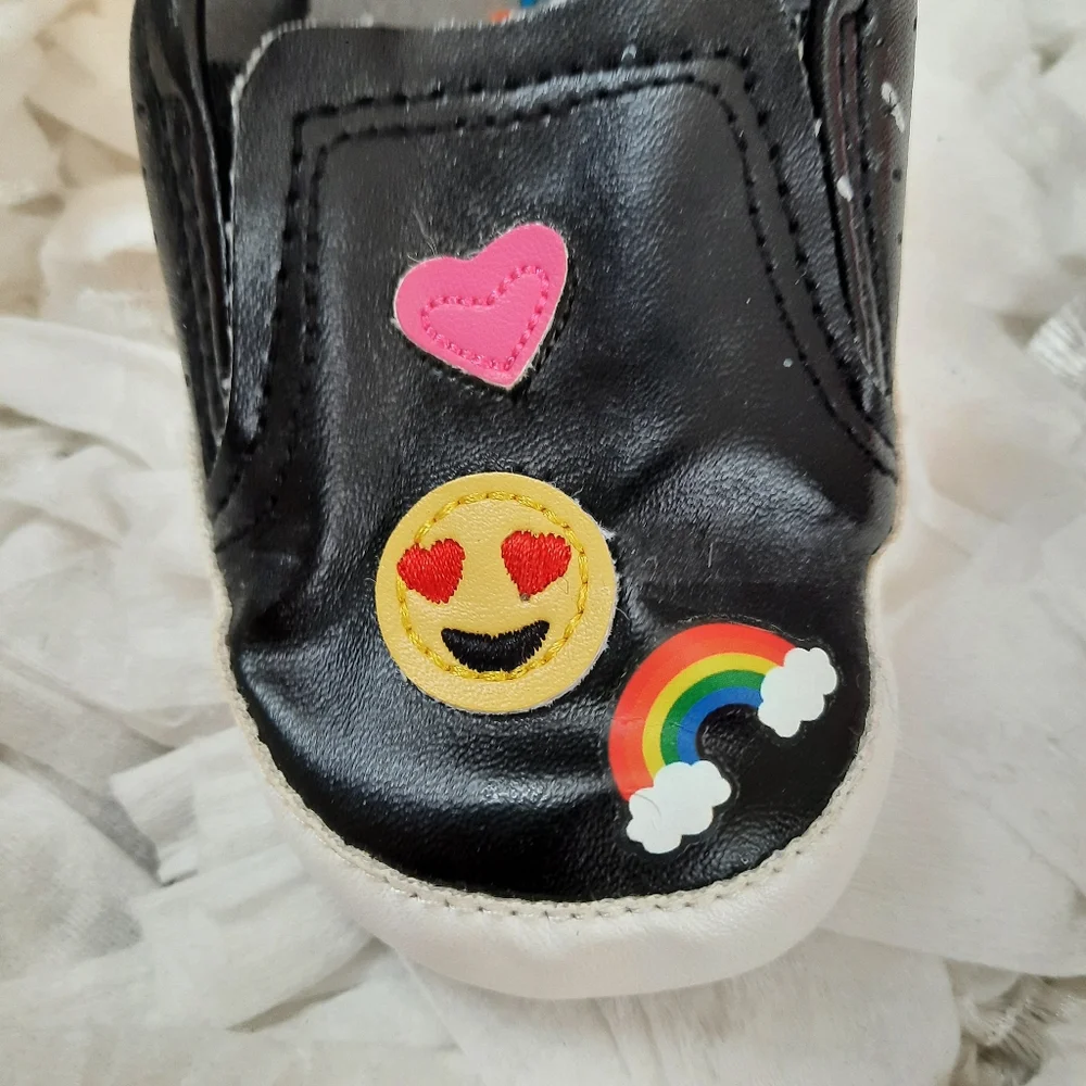 4 / $20 Kidgets Infant Crib Shoes Baby Sneakers Emoji Rainbow Heart Patches 0-6M